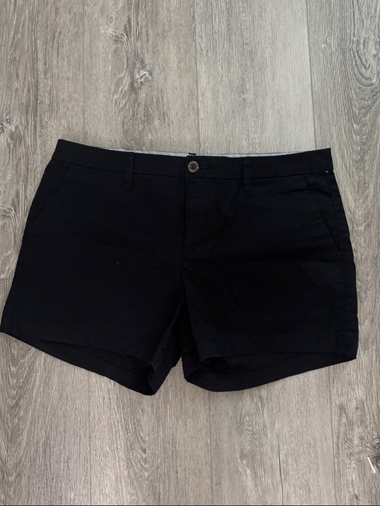 Old Navy Pants - EUC Old Navy Black Women’s Everyday Shorts Size 10